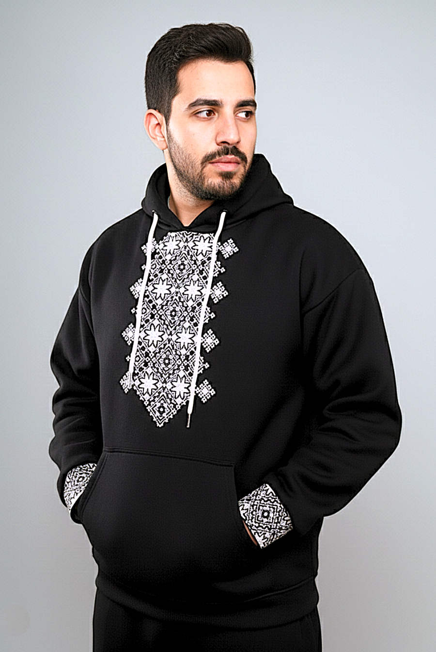 sweat à capuche Noir avec Broderie Traditionnelle Élégante