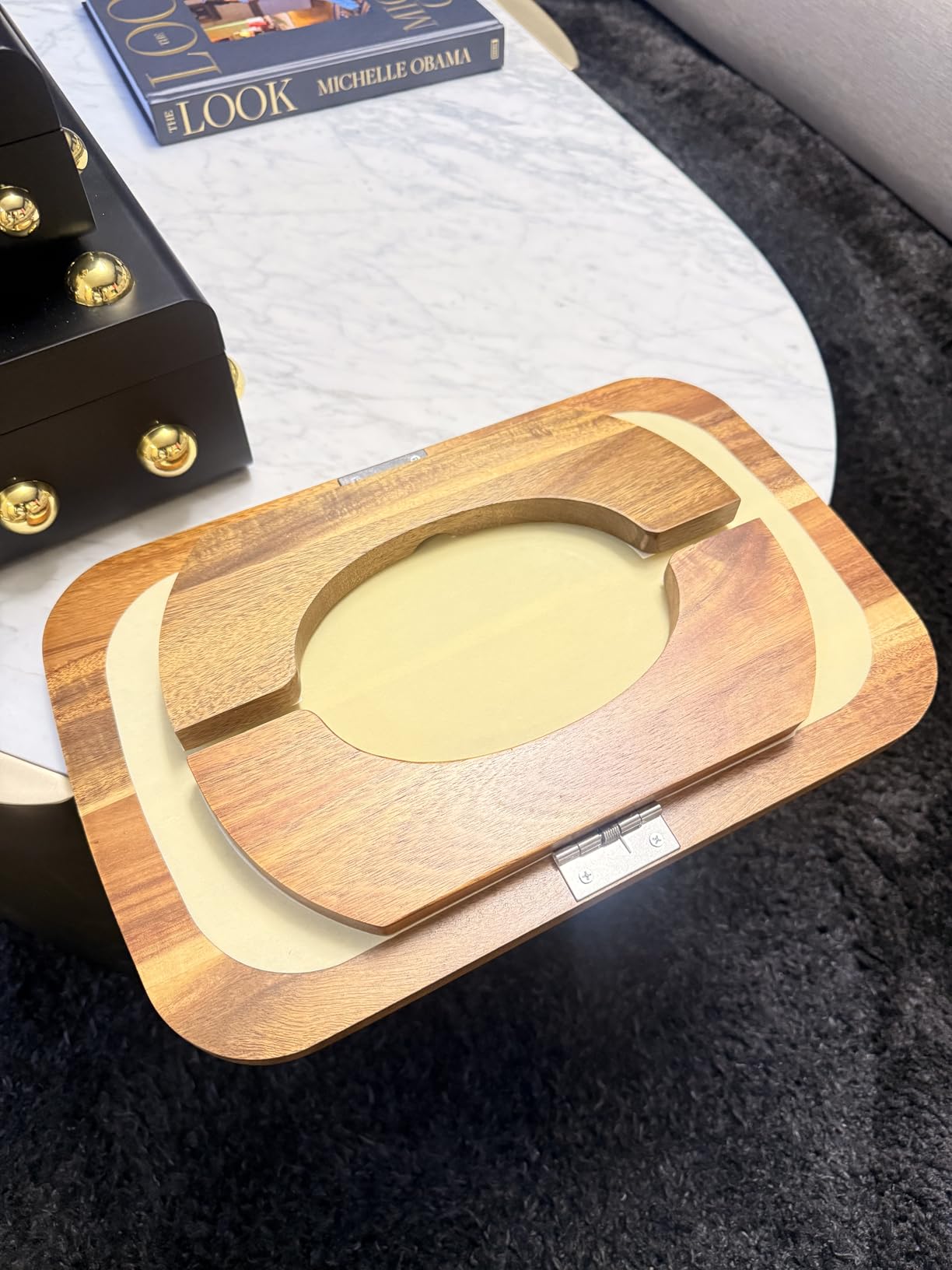 Table en Bois d'Acacia avec Support Téléphone