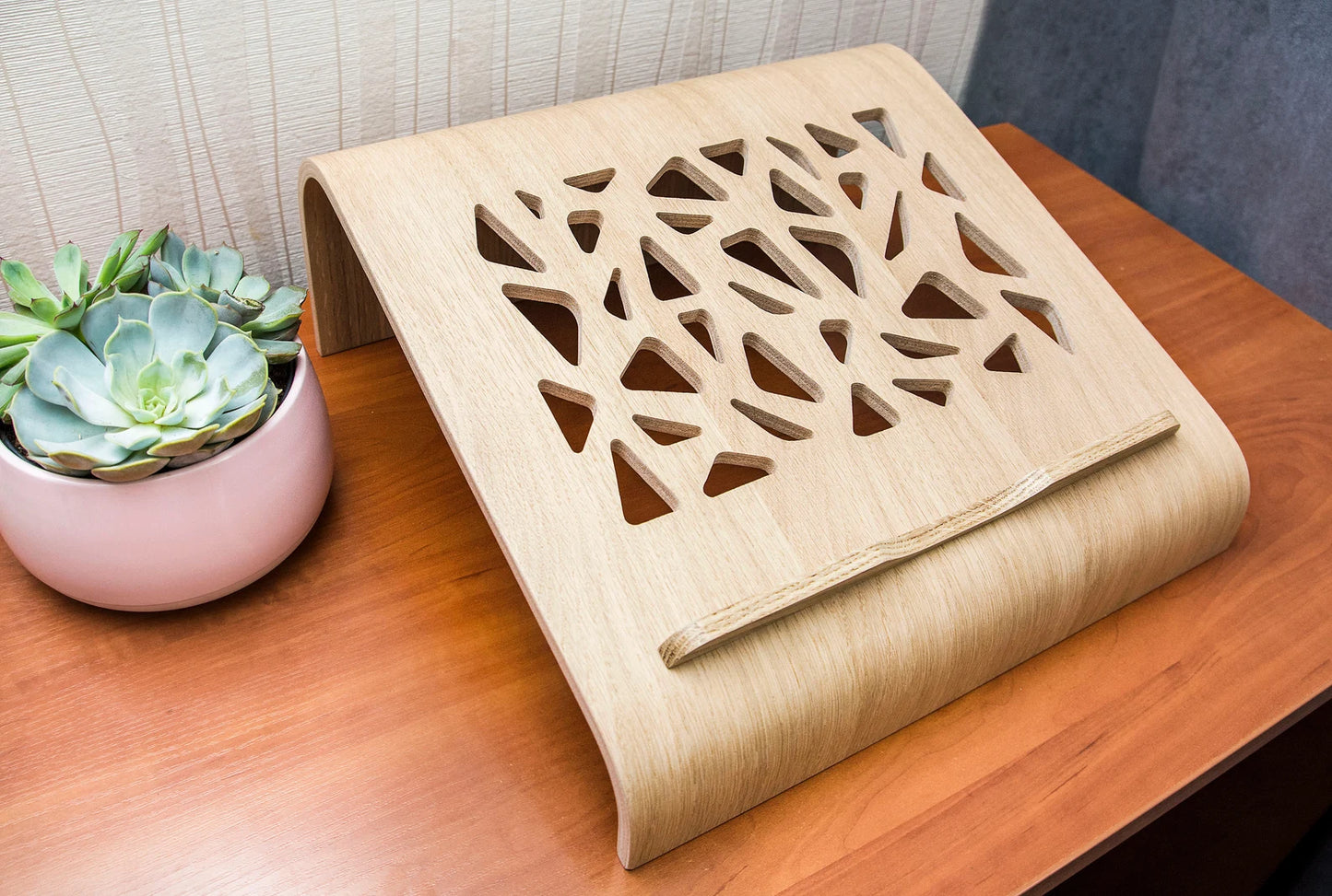 Support PC Portable en Bois Ergonomique